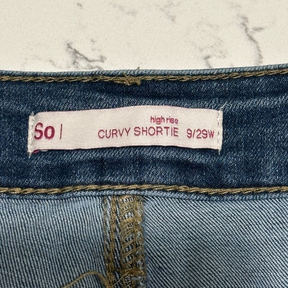 Curvy Mom Short - Picture 3 of 4